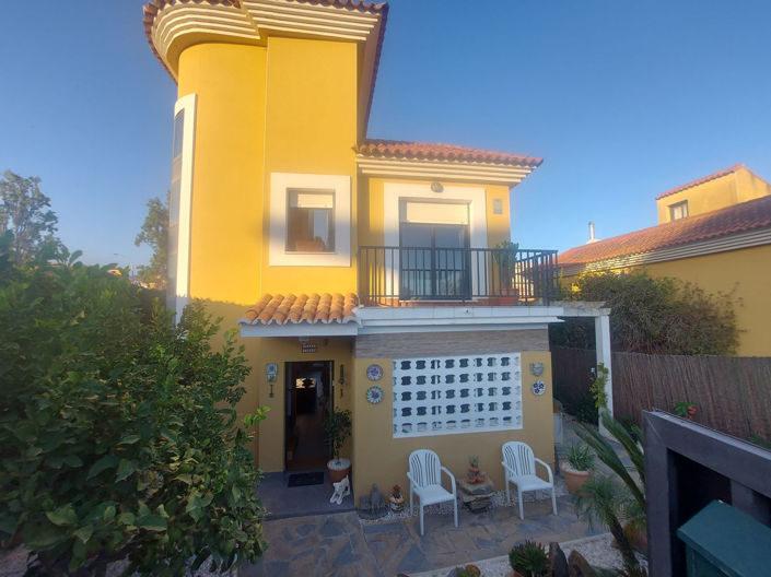 Image No.2-3 Bed Villa for sale