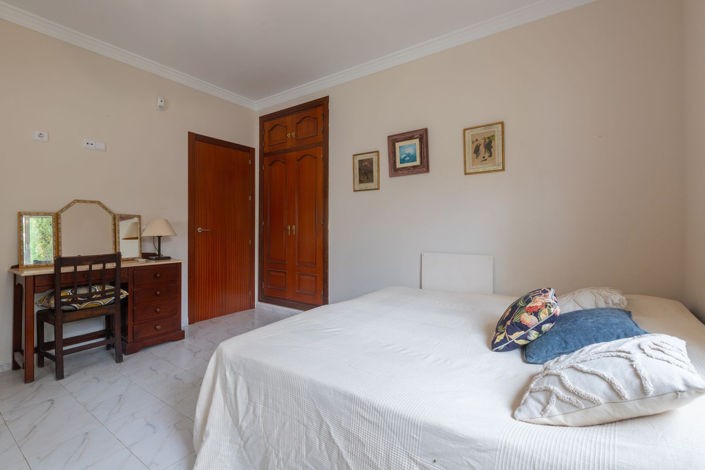 Image No.12-3 Bed Villa for sale