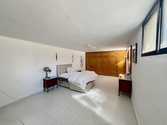 Image No.14-3 Bed Villa for sale