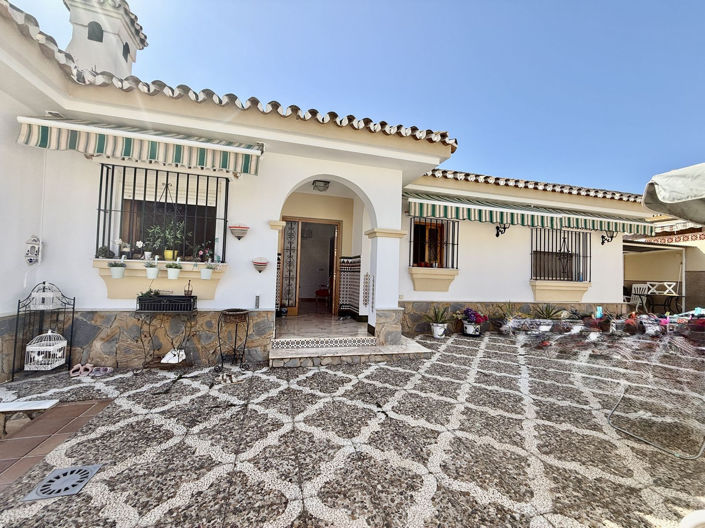 Image No.3-3 Bed Villa for sale