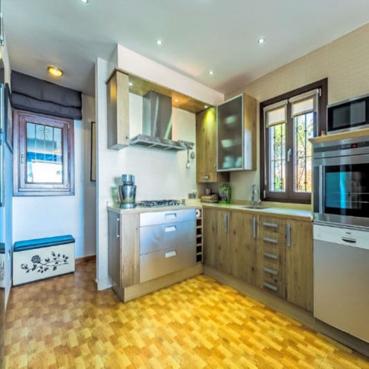 Image No.8-Appartement de 2 chambres à vendre à Estepona