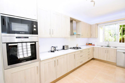 jd4zknlejp3-e898b2bb2a2fdfd06d2c39894dce8316