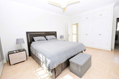 dwp1xh4ggi74-c23c0f86247804fa50226aecd8b0b2c8