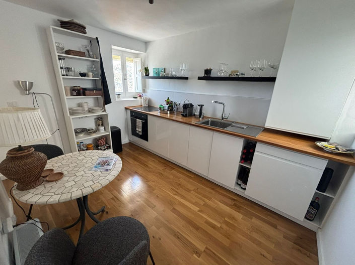 Image No.10-2 Bed Townhouse for sale