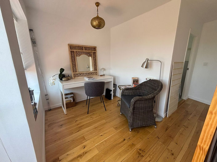 Image No.5-2 Bed Townhouse for sale