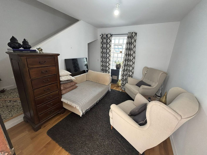 Image No.8-2 Bed Townhouse for sale