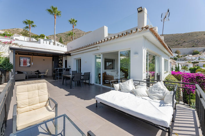 Image No.1-4 Bed Villa for sale