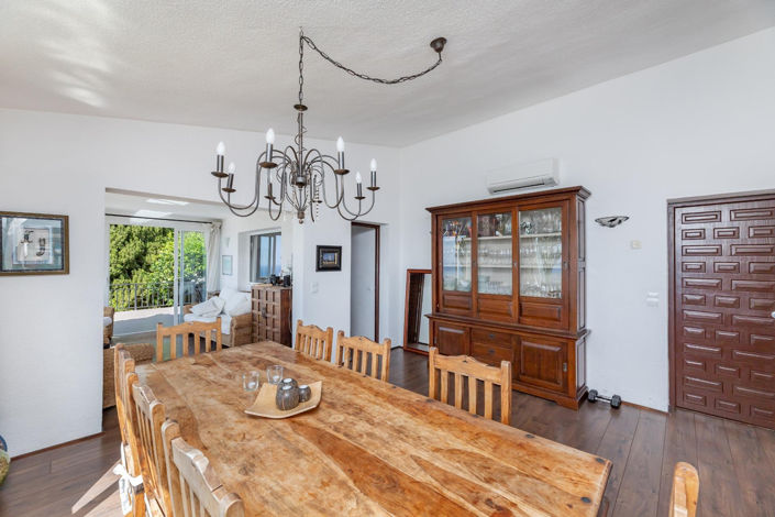 Image No.10-4 Bed Villa for sale