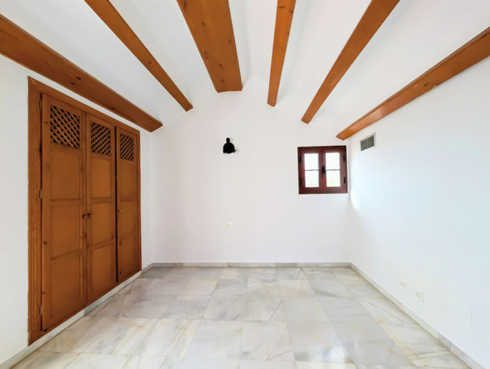 Image No.9-3 Bed Townhouse for sale