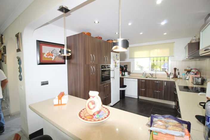 Image No.7-5 Bed Townhouse for sale