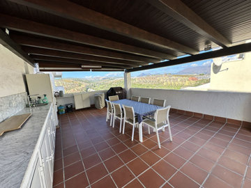 wyhmmyyxd0i9-467d0cee5b725f3ef65f102a0c2e69c0