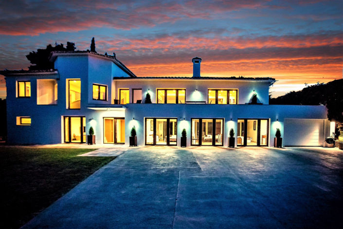 Image No.1-8 Bed Villa for sale