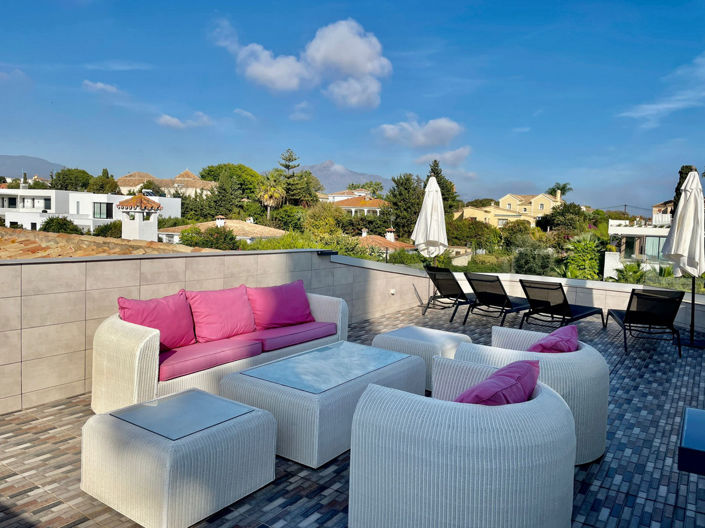 Image No.12-8 Bed Villa for sale