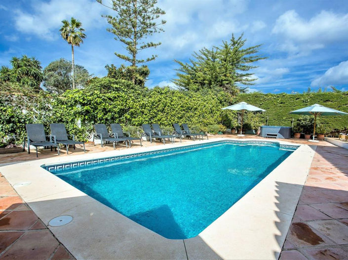 Image No.3-8 Bed Villa for sale