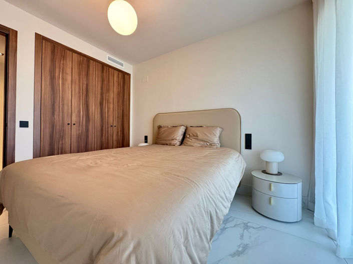 Image No.18-3 Bed Apartment for sale