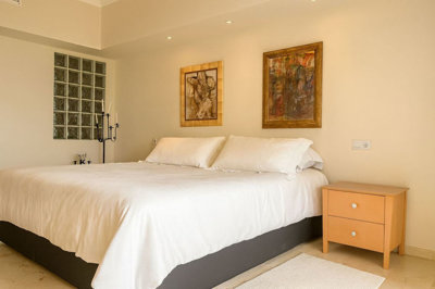 ebi1o4c04nk11-20939a0134ad724a8cb2a801094d15a