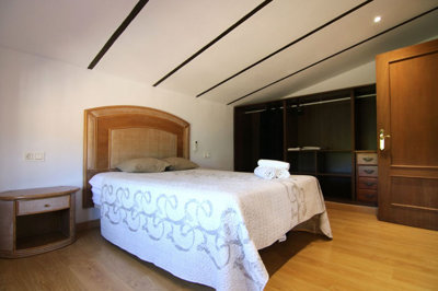 yackbbkyh4e9-467d0cee5b725f3ef65f102a0c2e69c0