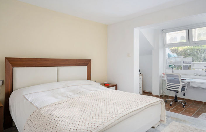 Image No.21-3 Bed Townhouse for sale