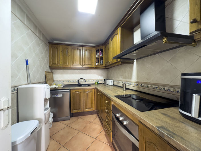 Image No.12-3 Bed Townhouse for sale