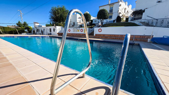 Image No.2-2 Bed Townhouse for sale