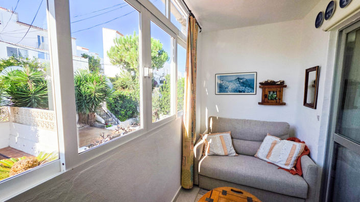 Image No.9-2 Bed Townhouse for sale