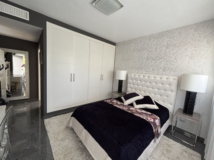 Image No.10-5 Bed Villa for sale