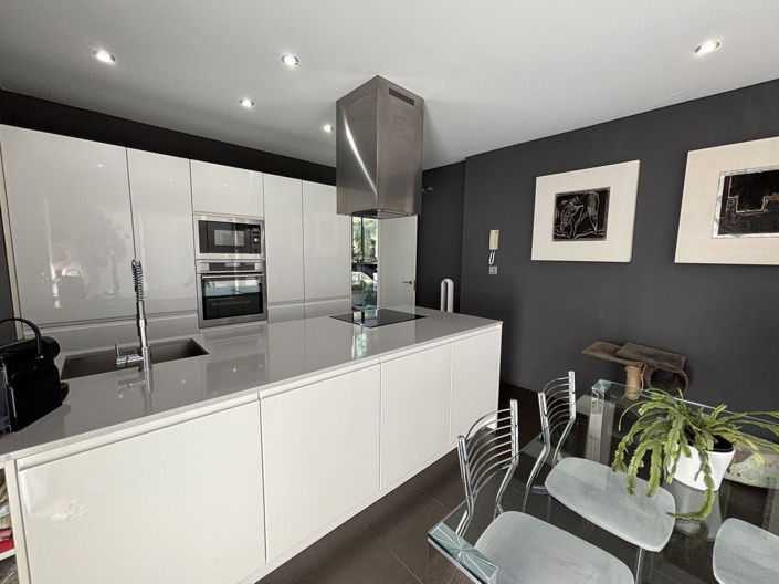 Image No.8-5 Bed Villa for sale