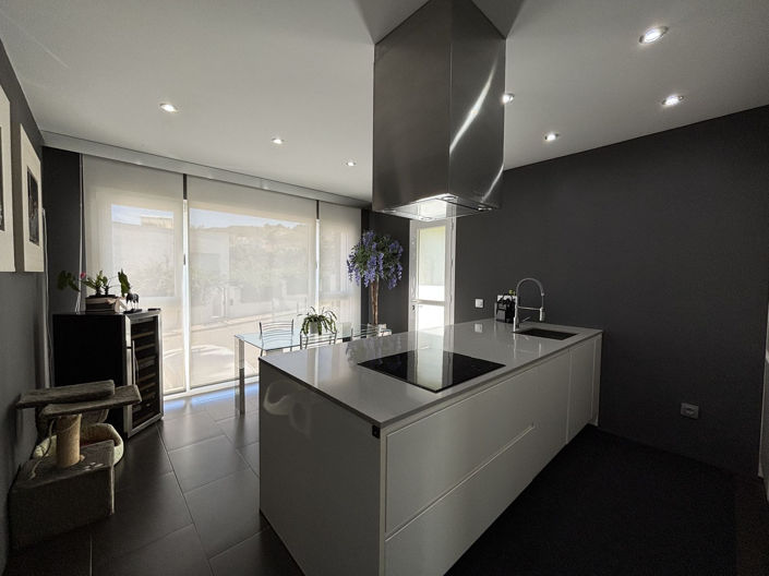 Image No.9-5 Bed Villa for sale