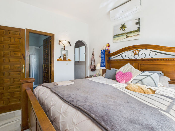 Image No.17-4 Bed Villa for sale