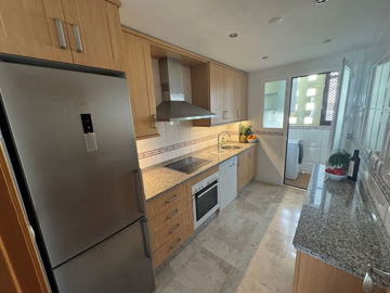 98hdxumj8s12-53013098fcab6c38b1379cd33298e050