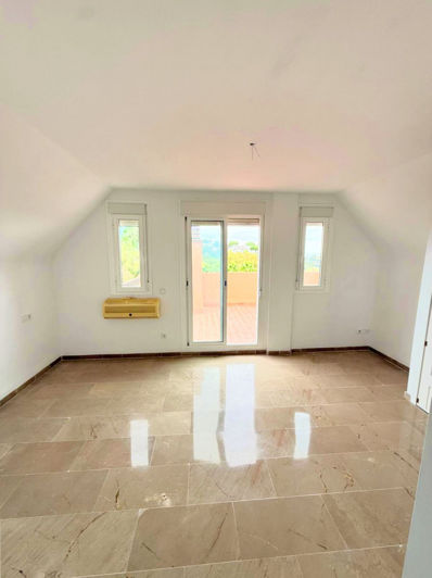 Image No.5-3 Bed Penthouse for sale