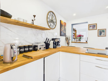 2uyd10t1bf4-c23c0f86247804fa50226aecd8b0b2c8