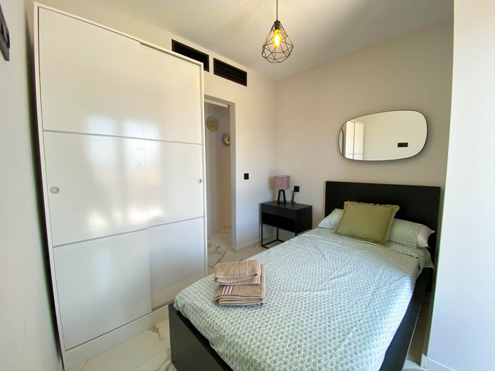 Image No.13-2 Bed Townhouse for sale