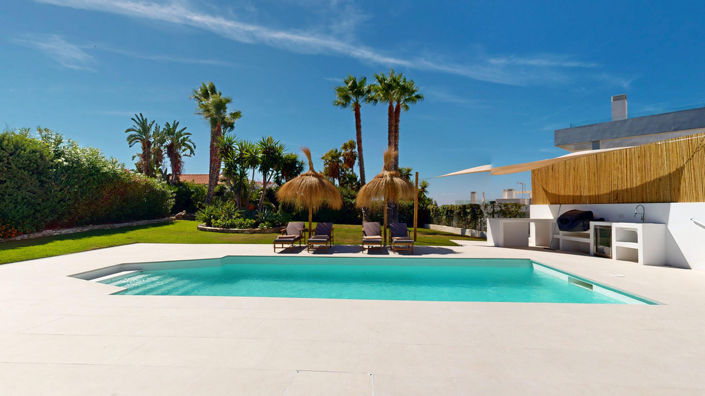 Image No.2-3 Bed Villa for sale