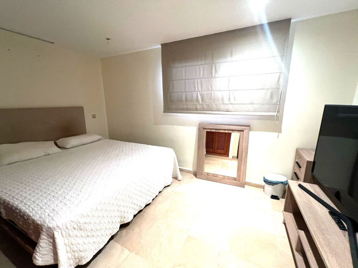 Image No.12-5 Bed Townhouse for sale