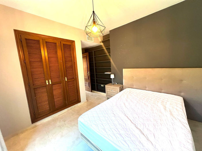 Image No.13-5 Bed Townhouse for sale