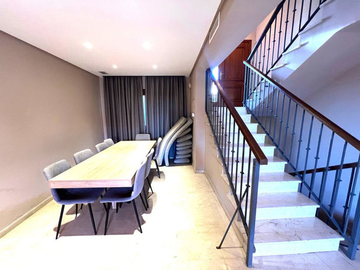 Image No.9-5 Bed Townhouse for sale