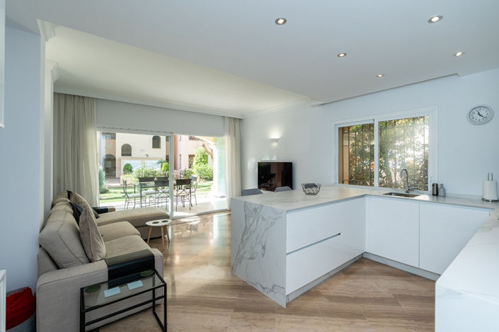 Image No.12-3 Bed Apartment for sale