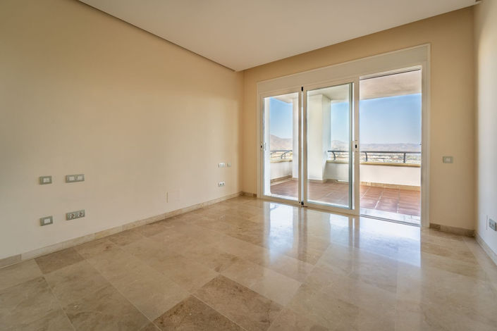 Image No.18-3 Bed Apartment for sale