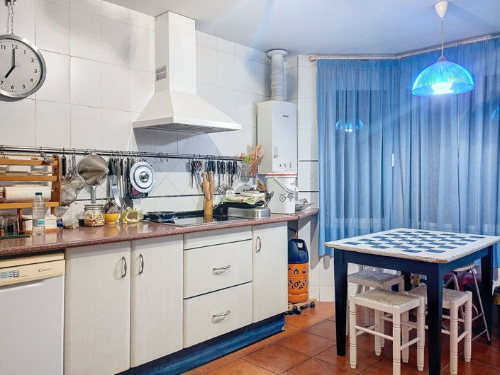 Image No.11-5 Bed Townhouse for sale