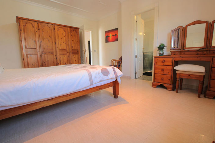 Image No.15-7 Bed Villa for sale