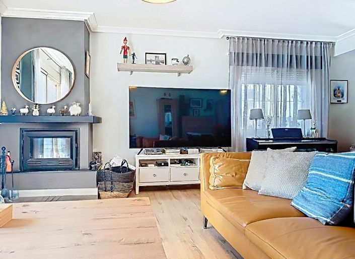 Image No.9-2 Bed Townhouse for sale