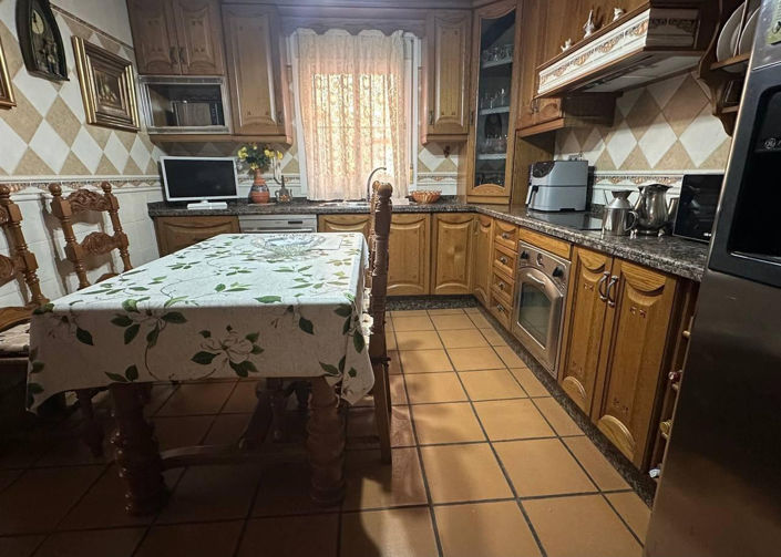 Image No.8-3 Bed Townhouse for sale