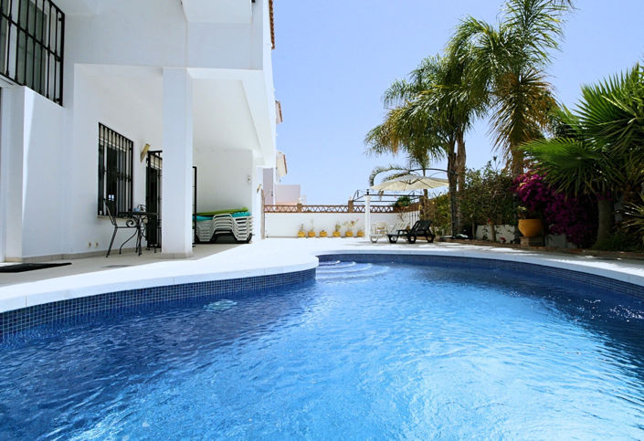 Image No.2-4 Bed Villa for sale