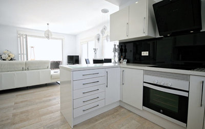 r6lxzze6kbn10-bb915d1cb19341576dcdc994b81ab9c