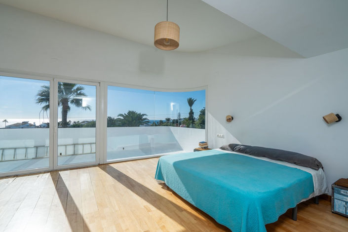 Image No.12-3 Bed Villa for sale