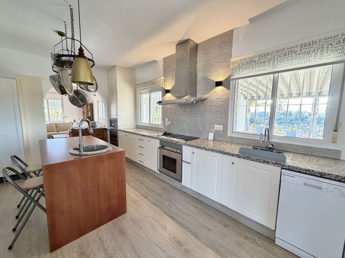 Image No.12-4 Bed Villa for sale