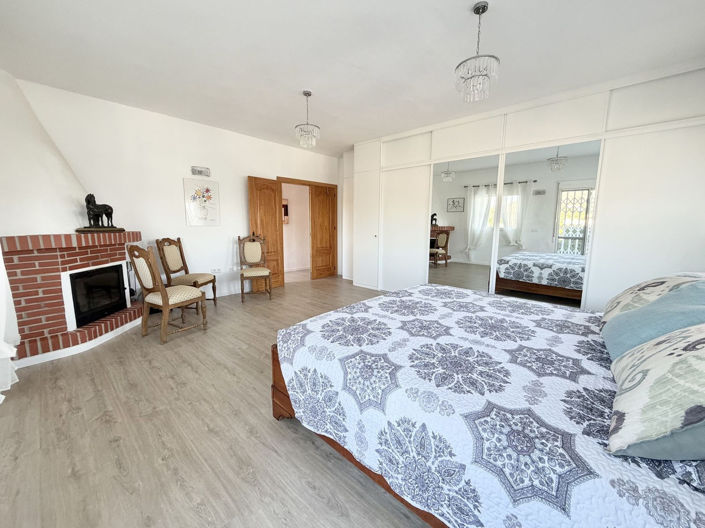 Image No.17-4 Bed Villa for sale