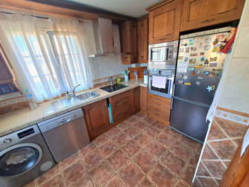 8bxbj48kxa93-e898b2bb2a2fdfd06d2c39894dce8316