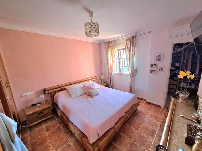 Image No.12-6 Bed Villa for sale